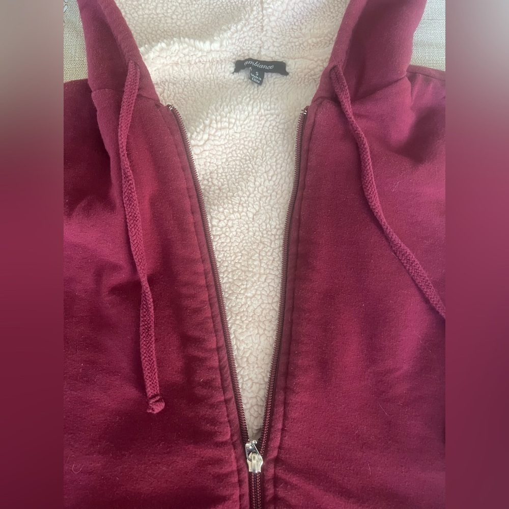 Ambiance Sherpa lined hooded full zip burgundy sweater S - Picture 10 of 10